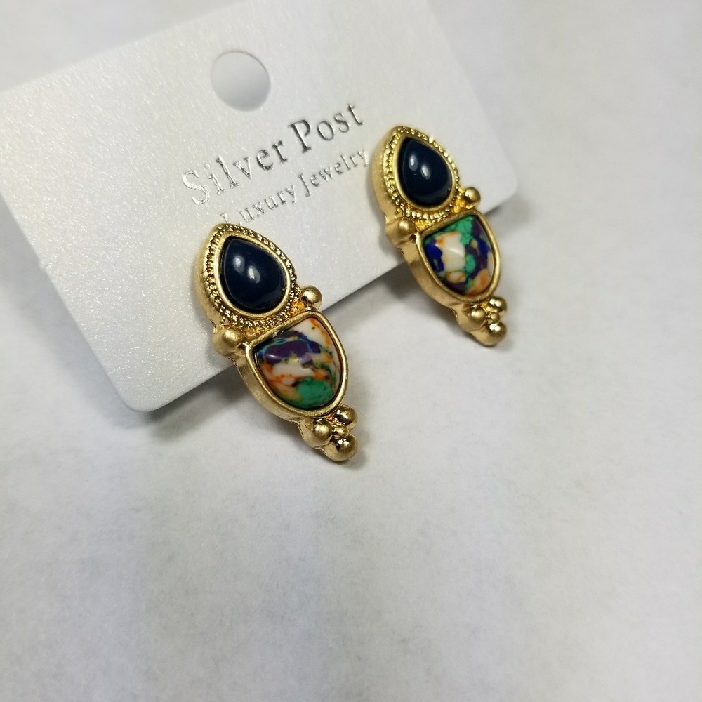 Blue Resin Stones Stud Earrings - Picture 3 of 6